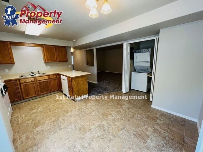 Foto del edificio - 2914 W Stewart Ave