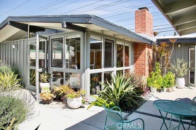 Foto del edificio - 3168 Stevely Ave