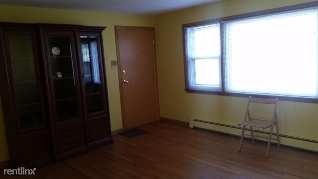 Foto del edificio - 1 br, 1 bath Condo - 8515 W Bryn Mawr Ave