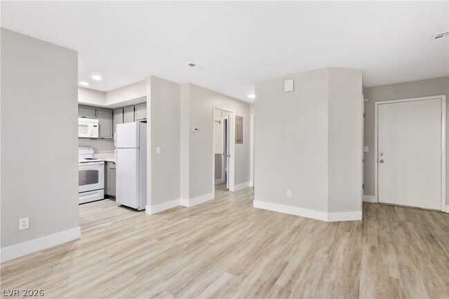 Foto del edificio - 2220 Pine Breeze Ln