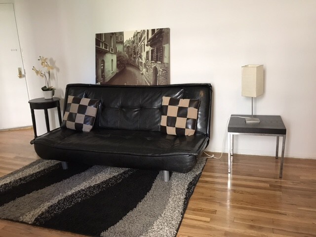 Primary Photo - 240 W 64th St