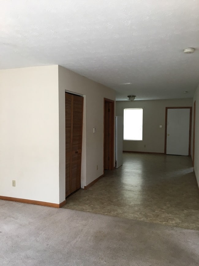 Building Photo - 815 N 900 E