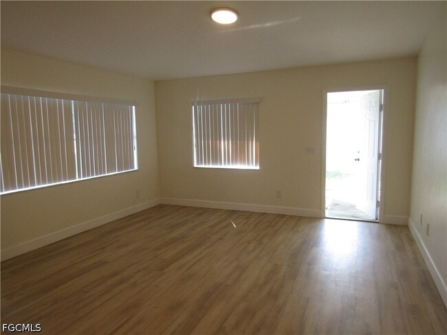Foto del edificio - 4527 28th St SW