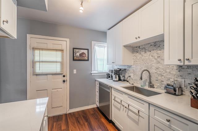 Building Photo - 6341 Bordeaux Ave