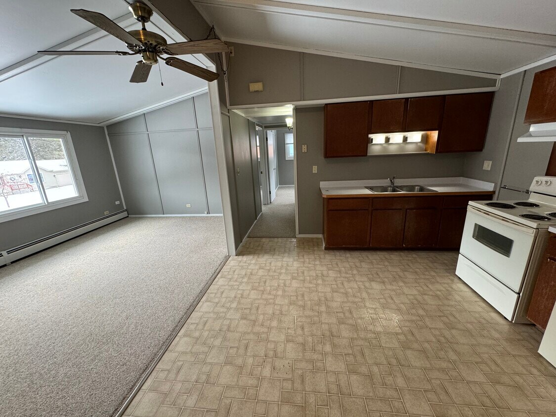 13181322 2nd Ave, Woodruff, WI 54568 Apartments in Woodruff, WI