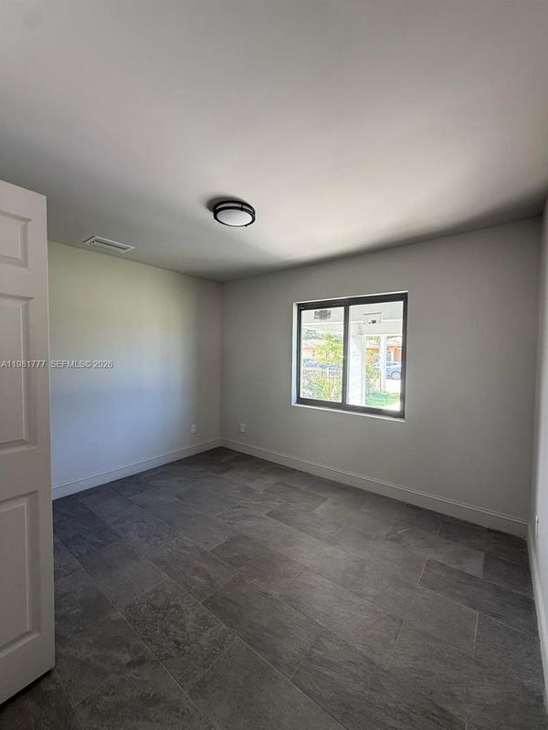Foto del edificio - 2806 NW 9th Ct
