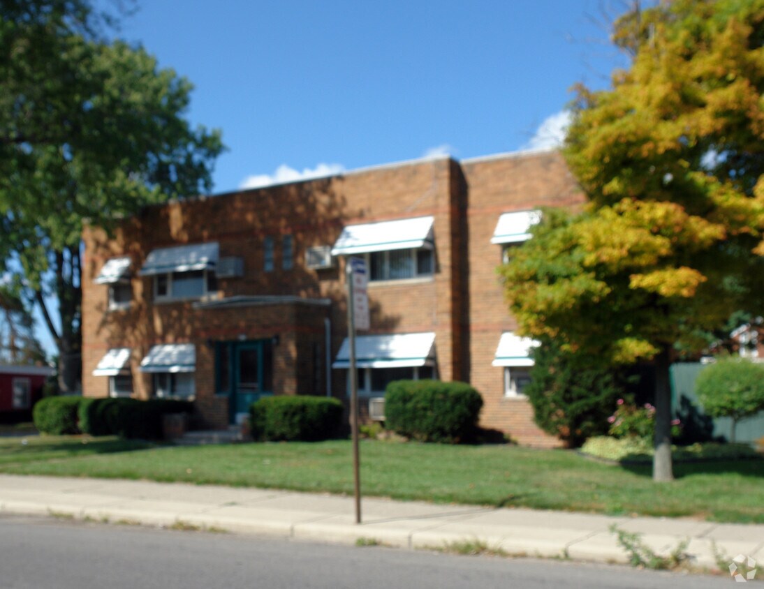 Building Photo - 4233 Lewis Ave