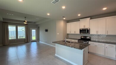 Building Photo - 7215 Clearwater Cv Dr