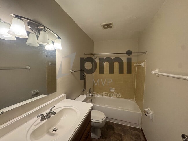 Interior Photo - Jefferson Pointe