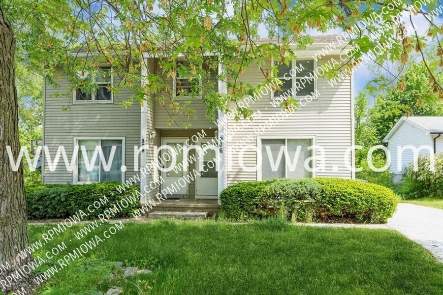 Foto principal - DUPLEX IN DES MOINES! 2 Bedroom, 1.5 Bathr...