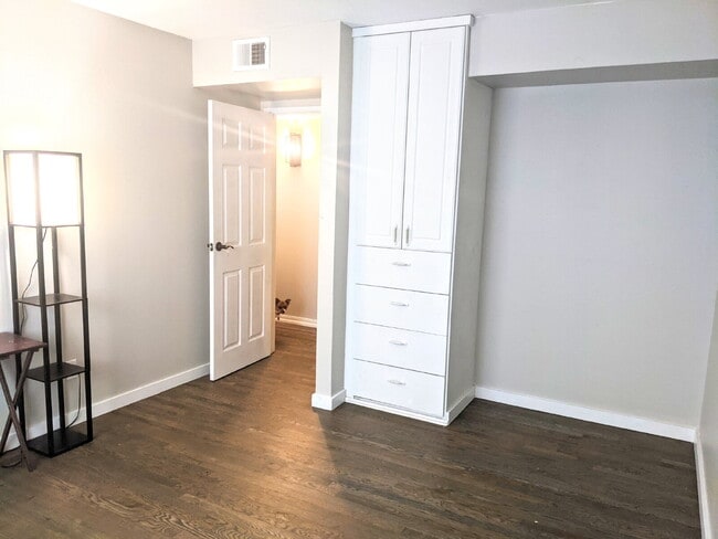 Roommate for Private Primary Suite in Grea... - Roommate for Private Primary Suite in Grea... Apartment
