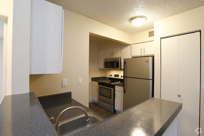 1BR, 1BA - 535 SF - Foothills Park
