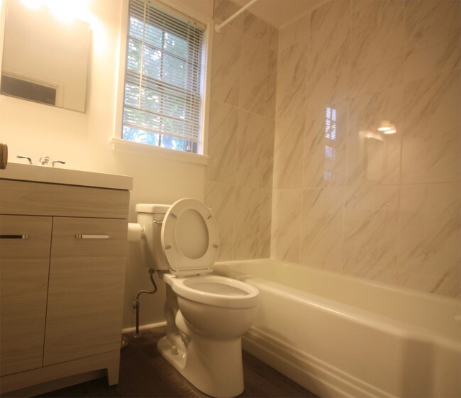 Foto del edificio - 242 N Penn St