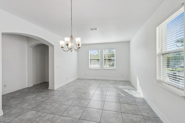 Building Photo - Amazing 5/3.5/2 House in The Reserve at Pine Tree