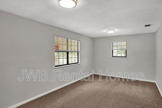 Building Photo - 7423 Orlando Ave