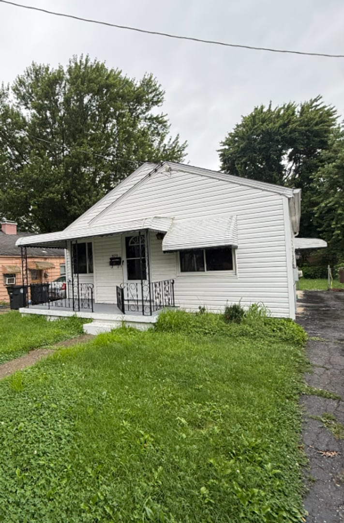 975 Clifford Ave Akron, OH 44306 – photo 1