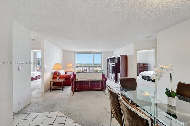Foto del edificio - 3530 Mystic Pointe Dr