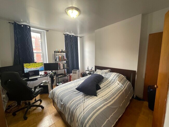 Foto del edificio - 348 Grove St