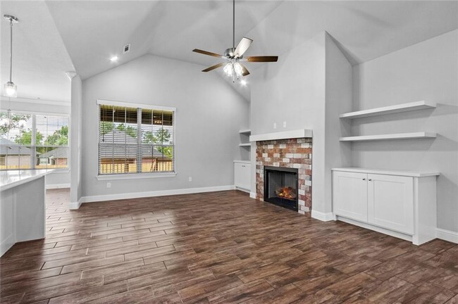 Building Photo - 631 Merryfield St