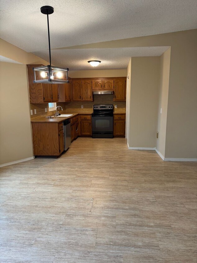 Lots of updates! Southside 3 bedroom house - Lots of updates!  Southside 3 bedroom house