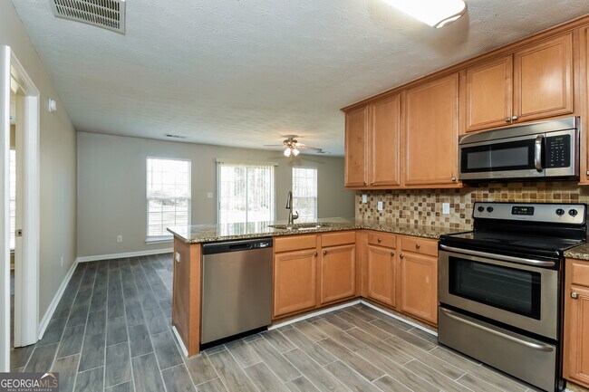 Foto del edificio - 4287 Sanders Rd