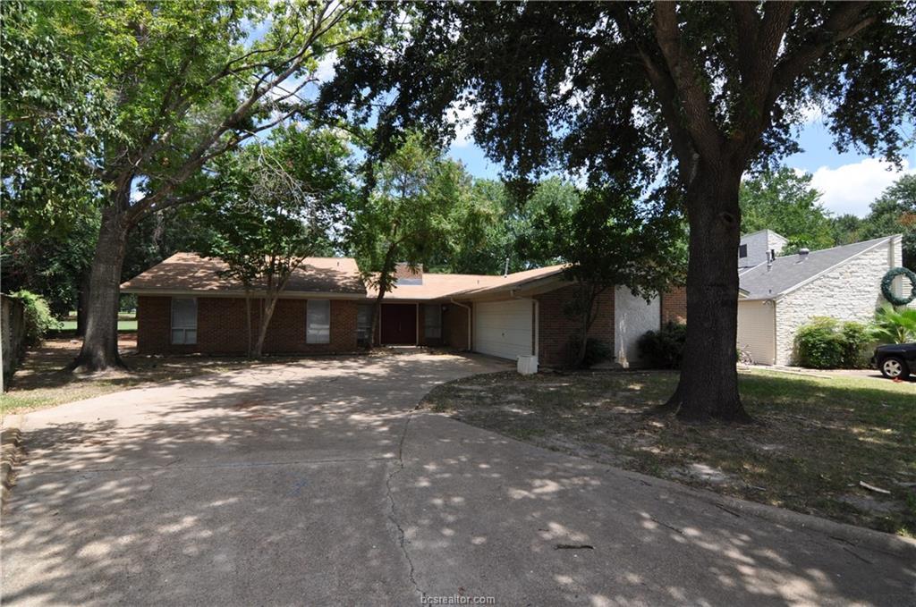 Primary Photo - 2702 Apple Creek Cir