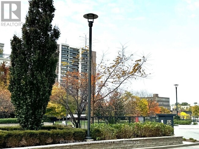 Building Photo - 2 Eva Rd