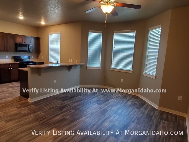 Building Photo - 811 S Sunglow Ln