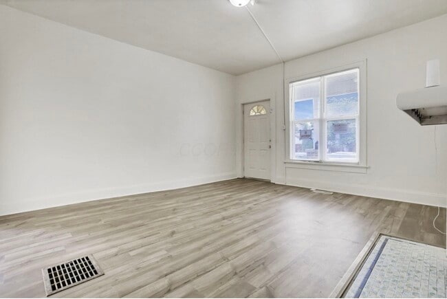 Building Photo - 52 N Yale Ave