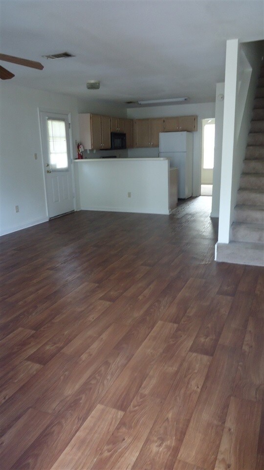 Building Photo - 2222 Timberwood Cir S