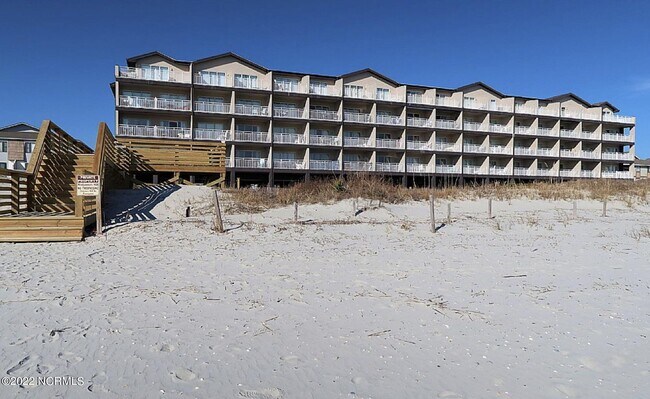 Foto del edificio - 27 Ocean Isle W Blvd