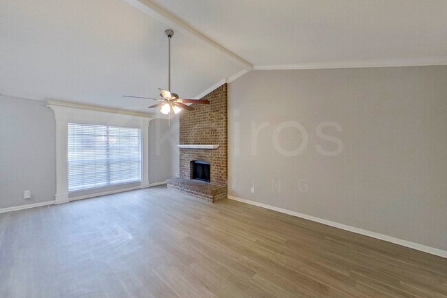 Building Photo - 125 Quebec Cir