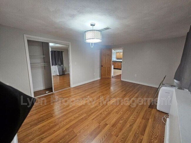 Foto del edificio - 47 N Pleasant St
