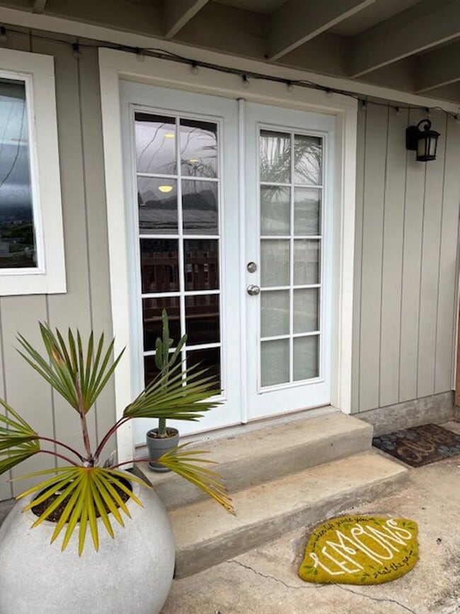 Building Photo - Large 4 bedroom/2 bath Home in Kailua, Keo...