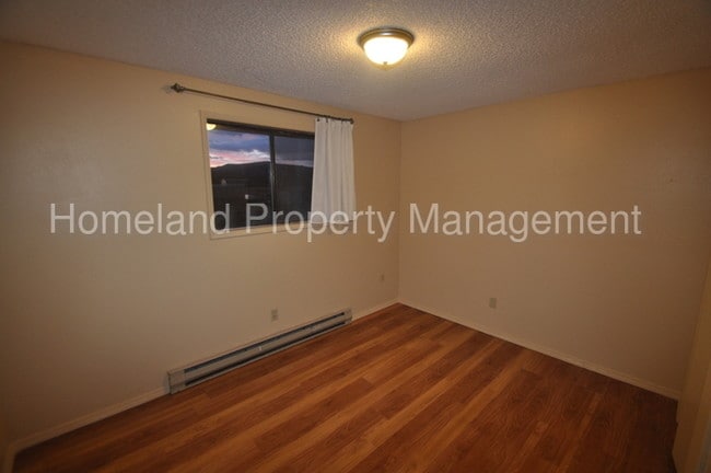 Building Photo - 4812 N Drury Rd