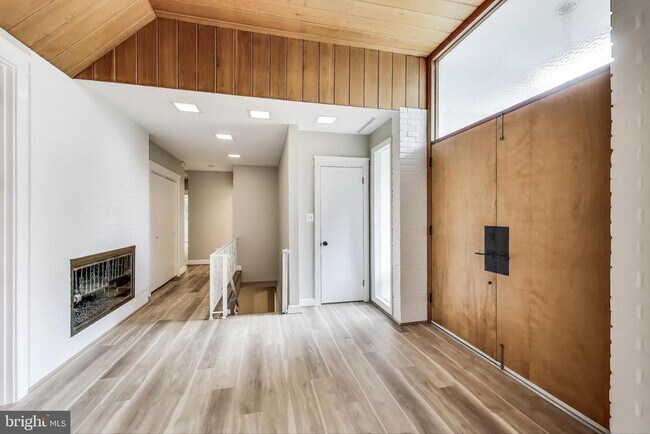 Foto del edificio - 1426 Carrington Ln