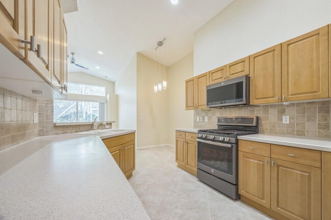 Building Photo - 5780 Saddle Trail Ln