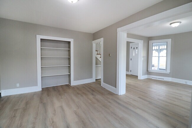 Foto del edificio - 154 Hawthorne Ave