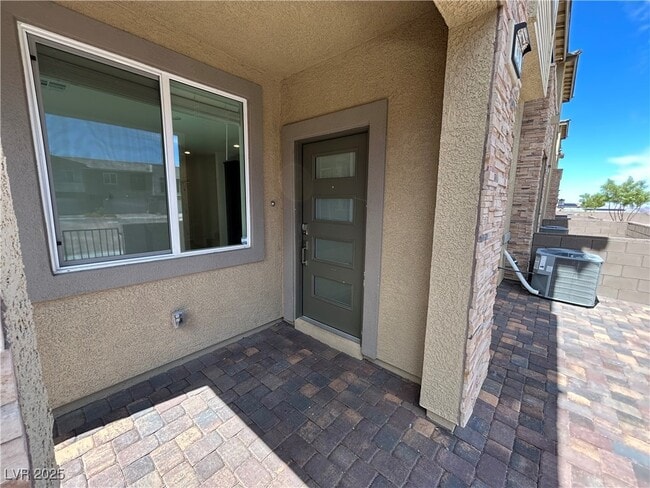 Building Photo - 326 Owens Peak Dr