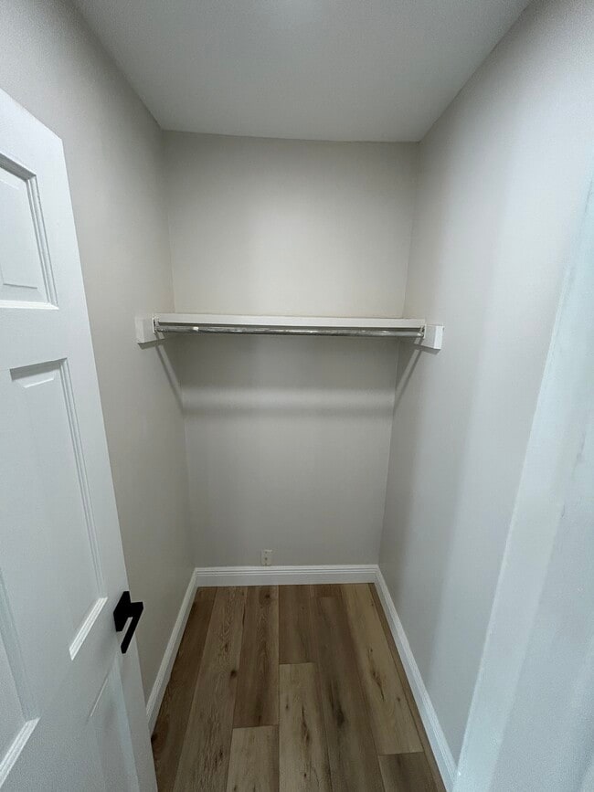 Foto del edificio - 3848 N Lake Dr