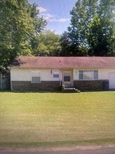 Building Photo - 1404 Larsen Ln