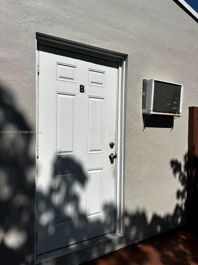 Foto del edificio - 1201 NE 148th St