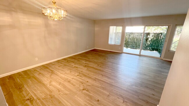 Building Photo - 18350 Hatteras St