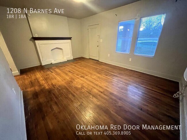 Building Photo - 1208 N Barnes Ave