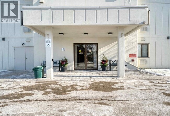 Building Photo - 135 Base Line Rd W