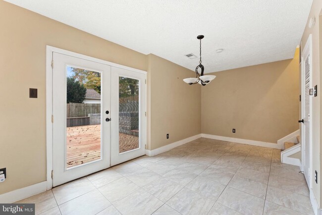 Building Photo - 9022 Andromeda Dr