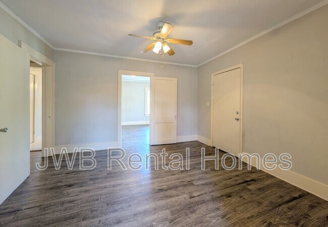 Foto del edificio - 2022 Dellwood Ave