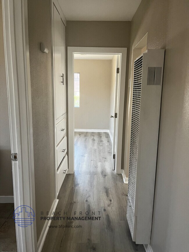 Foto del edificio - 1208A-B, 1210A-B W. 166th St.