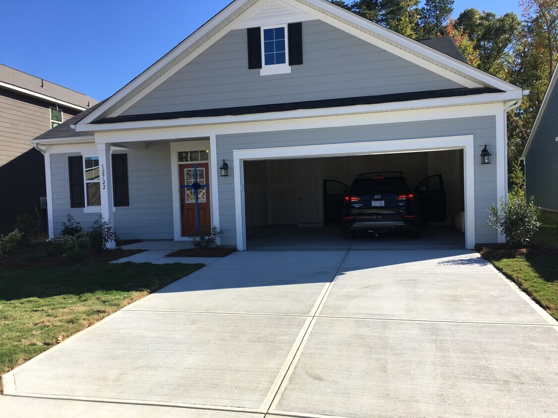Photo - 12722 Heath Grove Dr (Huntersville, NC)