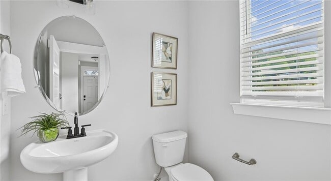Foto del edificio - 102 Fairlie Pkwy